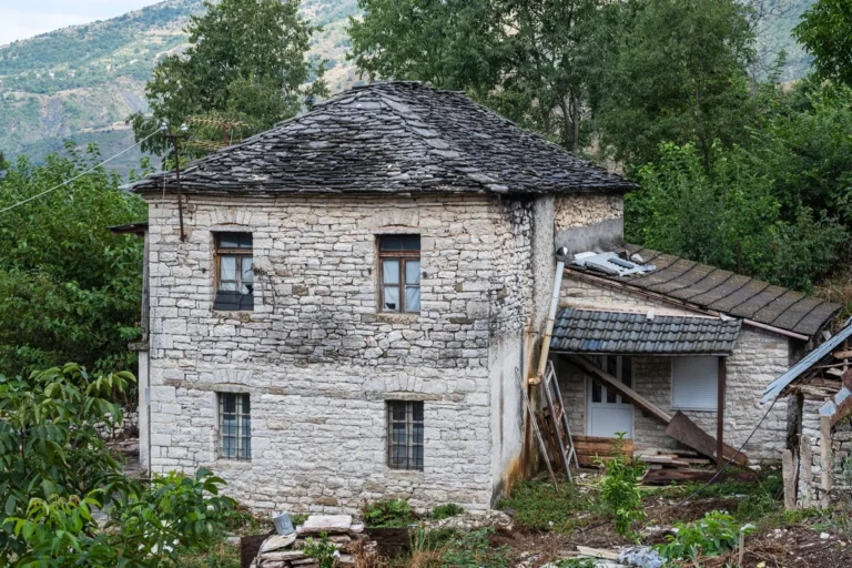 Albanian Customs and Etiquette: Do’s and Don’ts